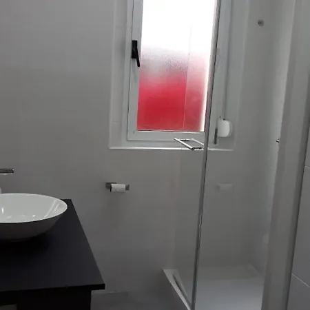 Apartamento Amplio Piso Exterior En El Centro De *