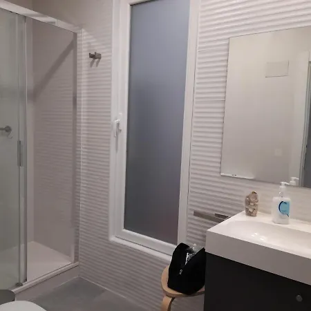 Apartamento Amplio Piso Exterior En El Centro De *